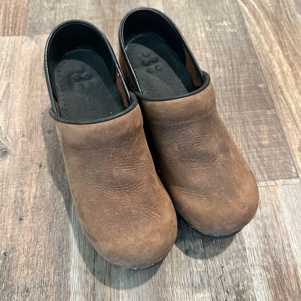 Sanita nurse clogs